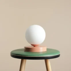 Aldex Ball bordlampe, koral, Ø17 cm