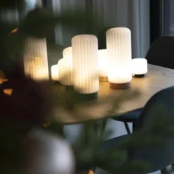 Atelier Pierre Dentelles genopladelig bordlampe, H29 cm, guld