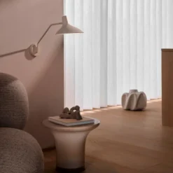 Dttp Darci væglampe, lang, sandfarvet