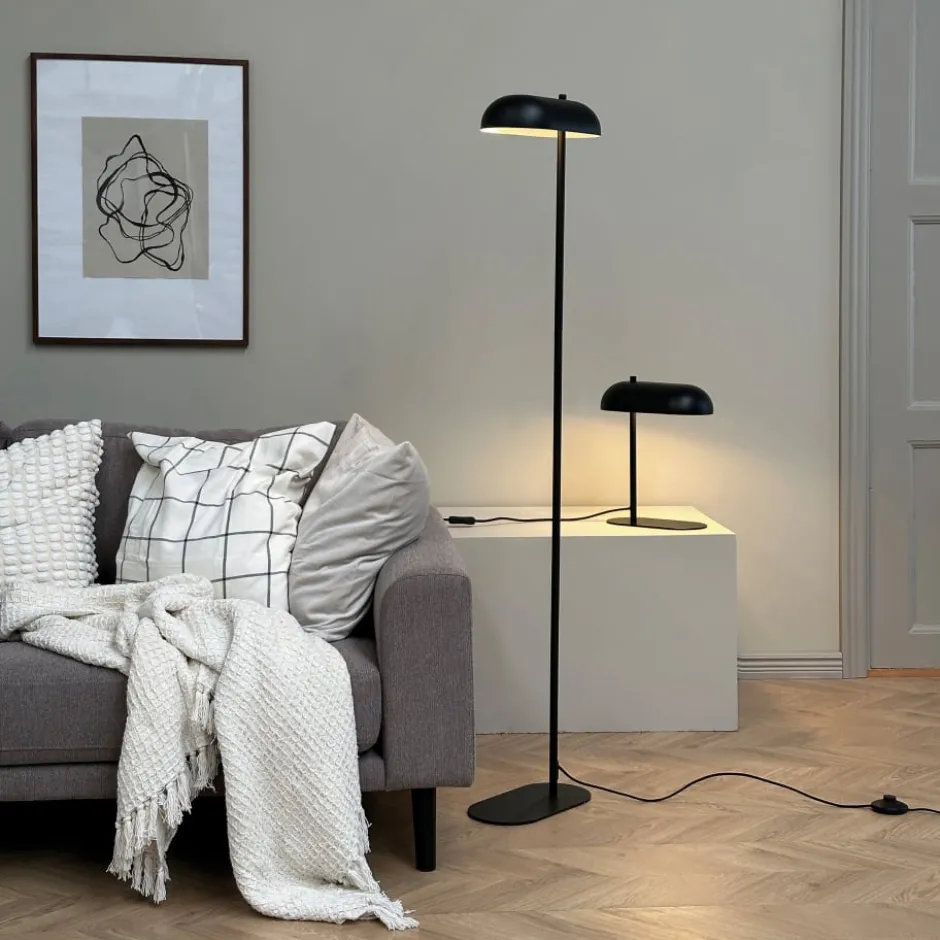 Dyberg Larsen Arch bordlampe, sort