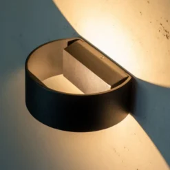 Dyberg Larsen Circle udendørs væglampe