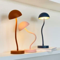 Dyberg Larsen Fonzy genopladelig bordlampe, blå