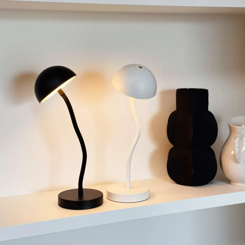 Dyberg Larsen Fonzy genopladelig bordlampe, hvid