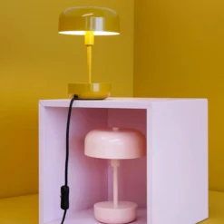 Dyberg Larsen Haipot genopladelig bordlampe, lyserød