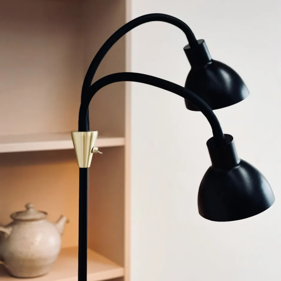 Dyberg Larsen Lilje gulvlampe, sort