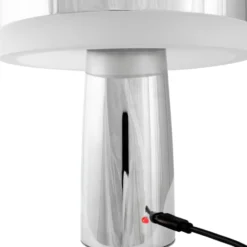 Dyberg Larsen Porter genopladelig bordlampe, krom
