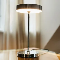 Dyberg Larsen Starlight bordlampe, krom