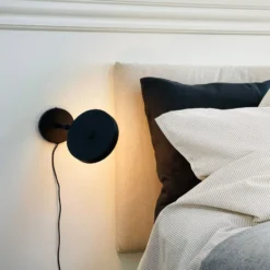 Dyberg Larsen Starlight væglampe, sort