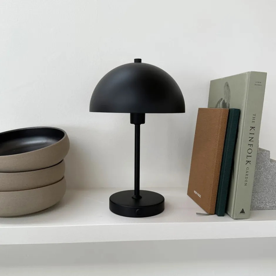 Dyberg Larsen Stockholm genopladelig bordlampe, sort