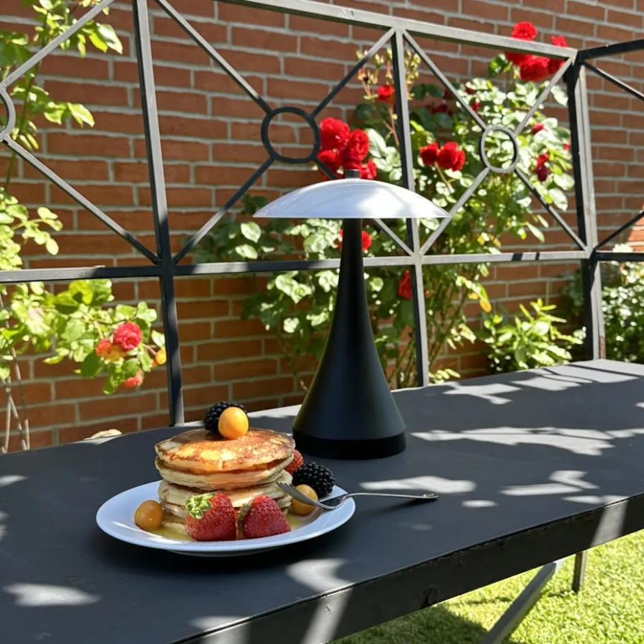 Dyberg Larsen Vienna genopladelig bordlampe, opal