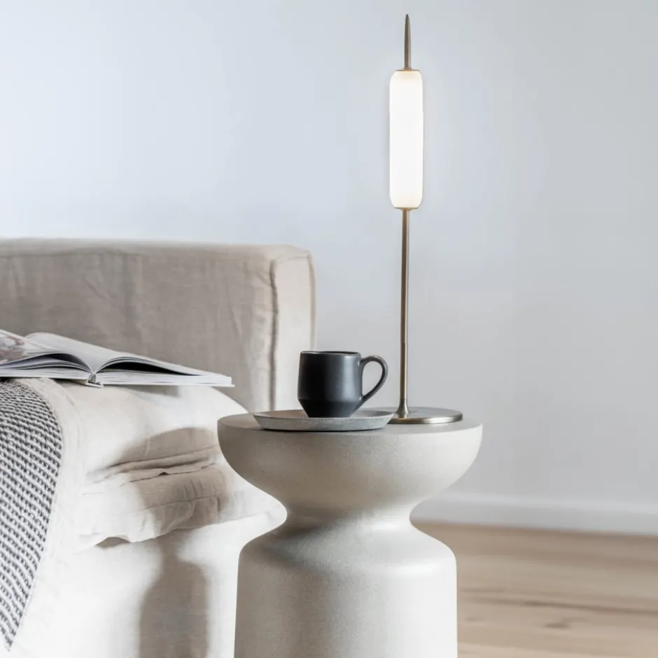 Ekta Living Dunhammer bordlampe, lys messing