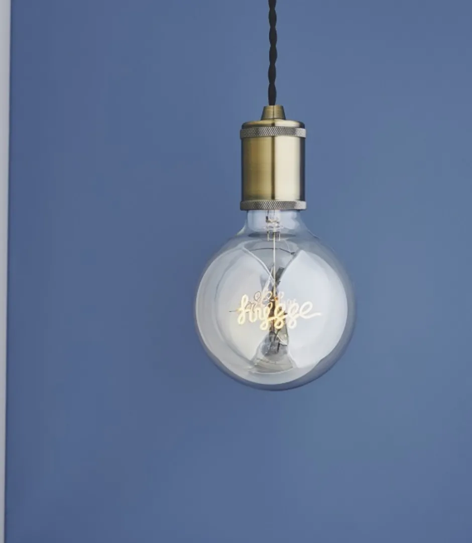 Halo Design Colors Hygge E27 globepære, 3-trins dæmp, 4W