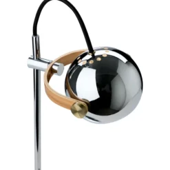 Halo Design D.C genopladelig bordlampe, krom