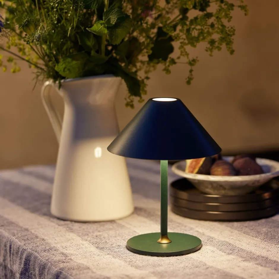 Halo Design Hygge genopladelig bordlampe, H25 cm, mørkegrøn