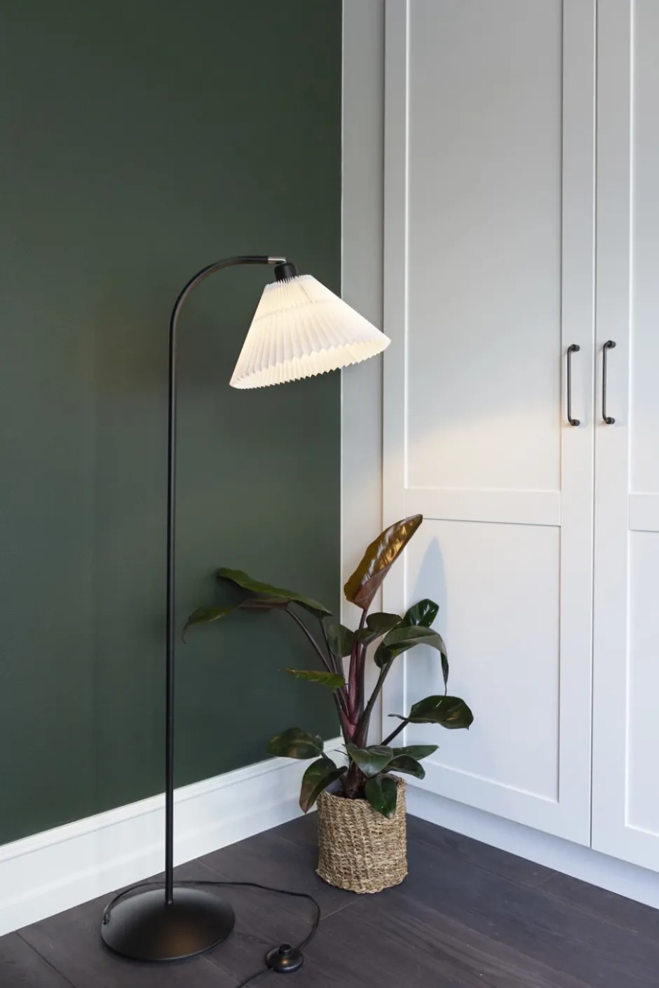 Halo Design Medina gulvlampe, sort