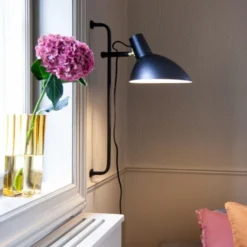 Halo Design Metropole Grande væglampe, sort