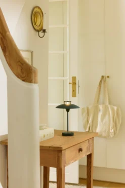 Halo Design Mini Stepp 1-2-3 genopladelig bordlampe, grøn