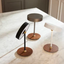 Halo Design On The Move genopladelig bordlampe, hvid