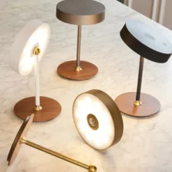 Halo Design On The Move genopladelig bordlampe, hvid
