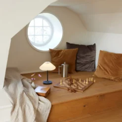 Halo Design Paris genopladelig bordlampe, sort