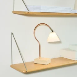 Halo Design Question genopladelig bordlampe, kobber/messing
