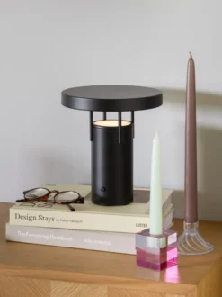 Hübsch BringMe Mini genopladelig bordlampe, sort