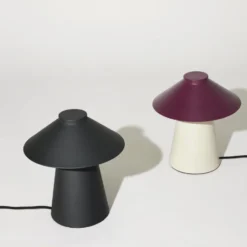 Hübsch Chipper bordlampe, beige/rød