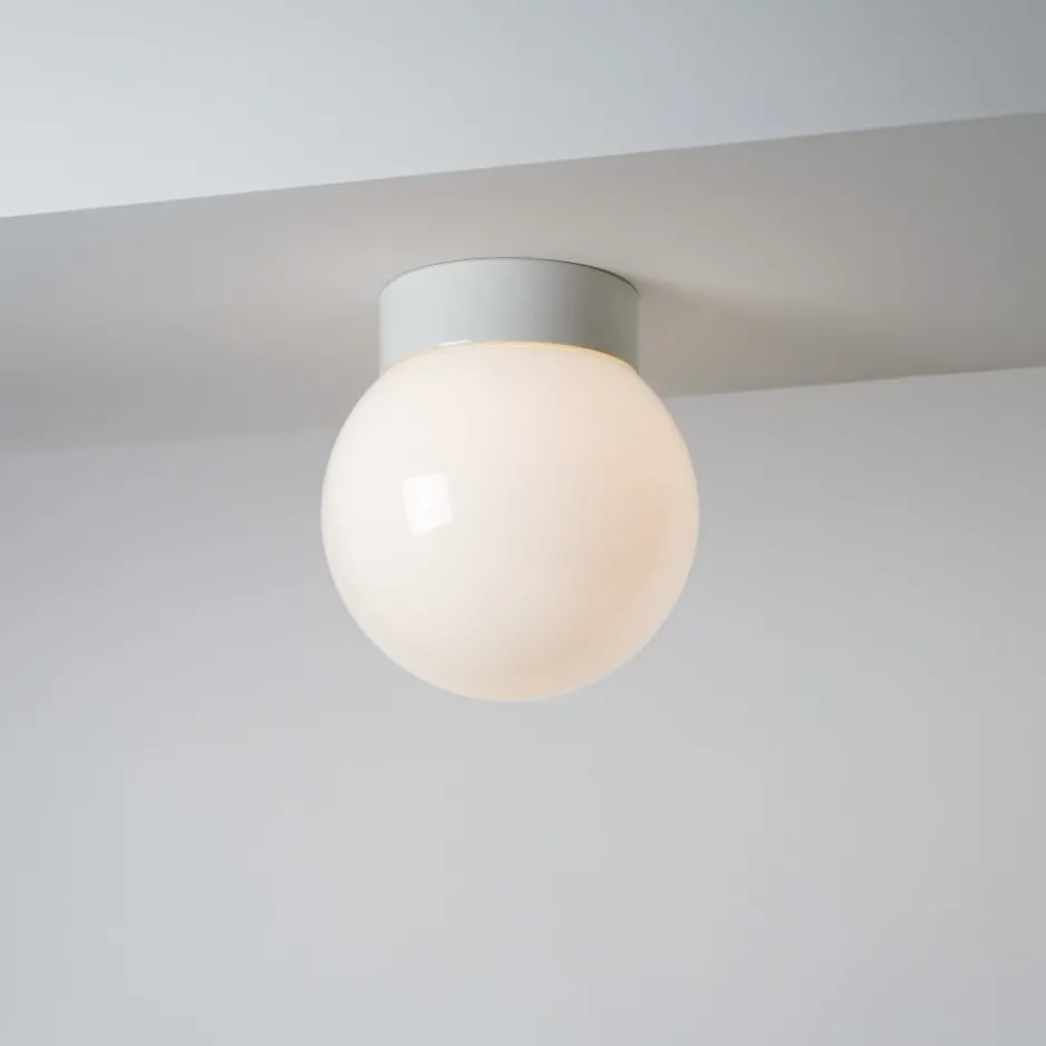 Ifö Electric Classic Globe loftlampe, Ø15 cm, hvid/opal