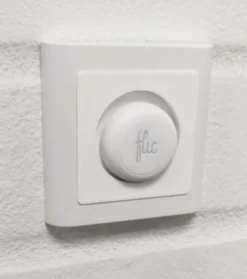 Indsats til smart button med LK Fuga Soft design ramme, hvid