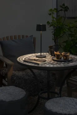 Konstsmide Positano genopladelig udendørs bordlampe, sort
