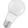 Ledvance E27 standardpære med skumringssensor, 2700K, 8,8W