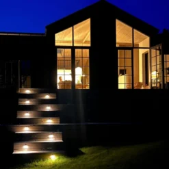 Light By Juhl Saga trappespot til indbygning, messing