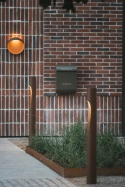 Louis Poulsen Flindt udendørs væglampe, 3000K, corten, Ø30 cm