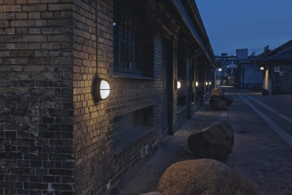 Louis Poulsen skotlampe, 3000K, uafskærmet, opal aluminium
