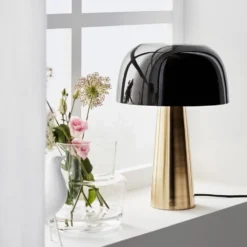 Markslöjd Blanca bordlampe, sort