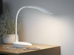 Nielsen Light Samba bordlampe med USB, hvid