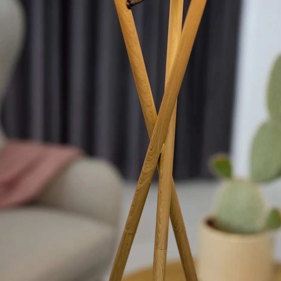 Nielsen Light Uptown gulvlampe, træben og hvid skærm