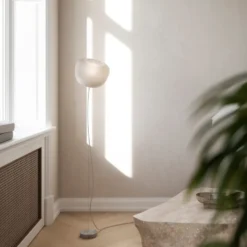 Nordic Tales Helio Hybrid gulv- & loftlampe