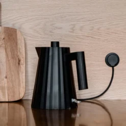 Norm F stikprop, schuko, med jord, sort