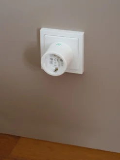 Osram Smart+ Wifi Matter stikprop med energimåler, hvid