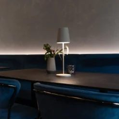 SLV Vinolina Two genopladelig bordlampe, hvid