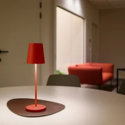 SLV Vinolina Two genopladelig bordlampe, rød
