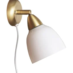Superliving Urban væglampe, kort, messing