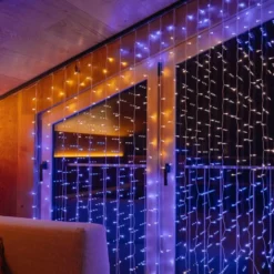 Twinkly Curtain udendørs lysgardin, 210 farvede + hvide lys, 1x2,1 meter
