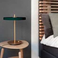 Umage Asteria bordlampe med USB, grøn