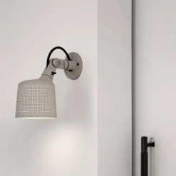 Vipp 524 væglampe, grå
